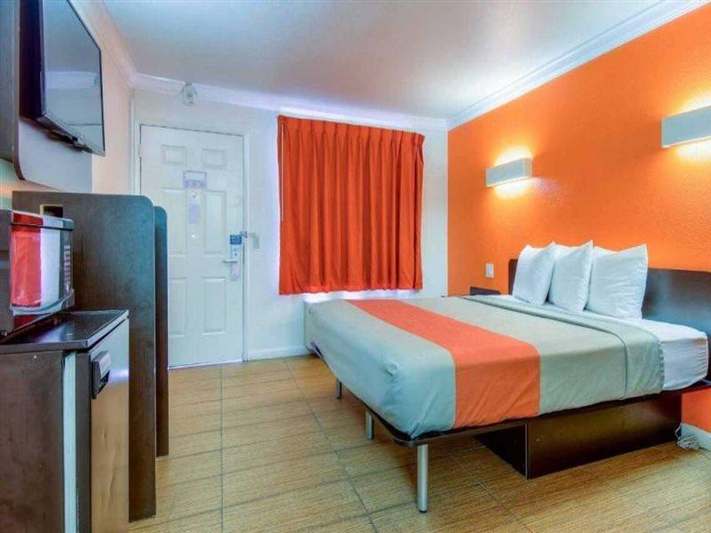 Motel 6-Menifee, Ca Dış mekan fotoğraf