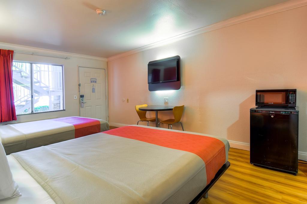 Motel 6-Menifee, Ca Dış mekan fotoğraf